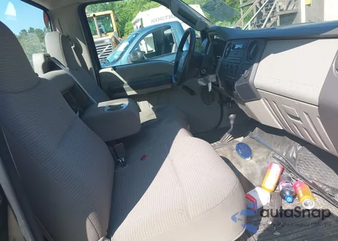 2008 Ford F-250 Xl/Xlt z USA, uszkodzony, nr VIN 1FTNF21578EC72859